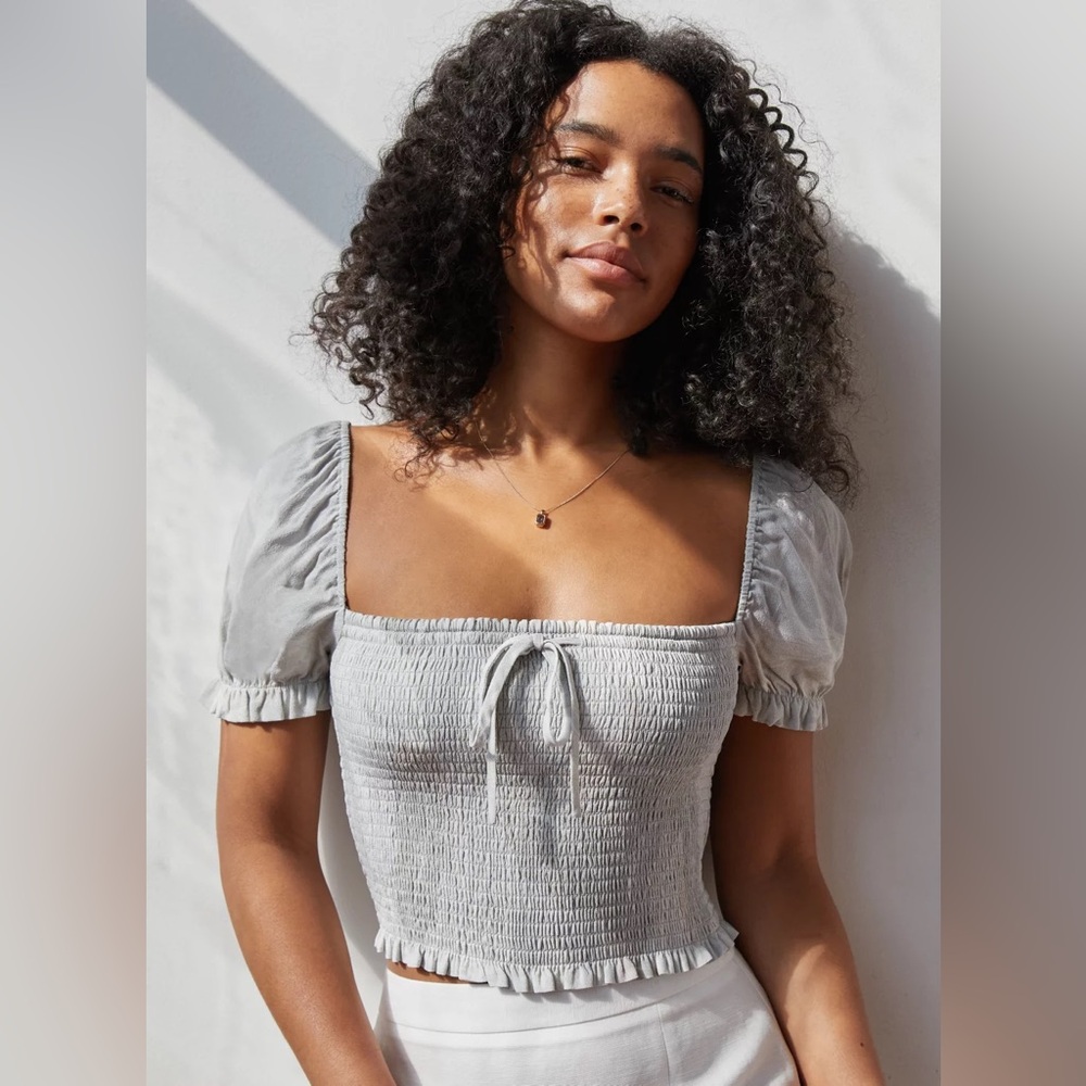 Aritzia Wilfred Smocked Short Sleeve Blouse Light Grey